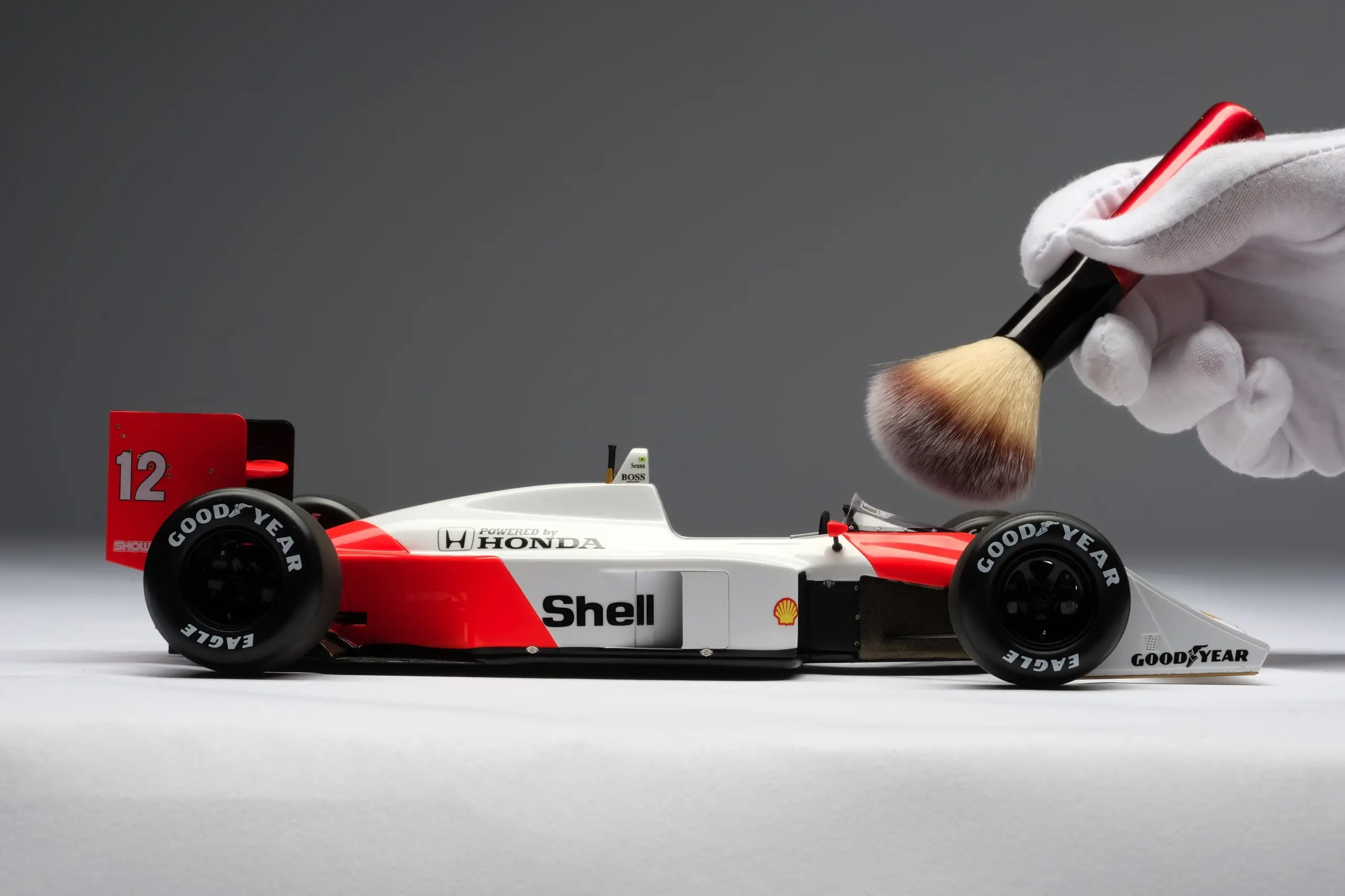 MCLAREN MP4/4 1:18 ESCALA AMALGAM