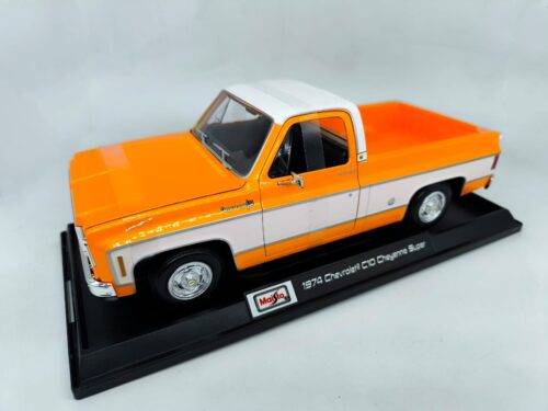 1:18 Chevrolet C10 1974 Cheyenne Super