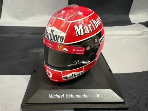 1:5 casco Ferrari Michael Schumacher campeon del mundo 2002