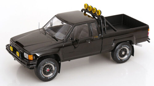 1:18 Toyota Hilux Xtra Cab 4x4 Back To The Future III 1985 con figura Marty