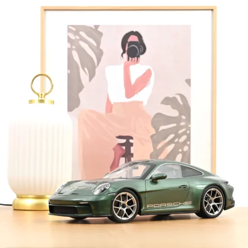 1:12 Porsche 911 (992) S/T Coupe 2022 (solo auto)